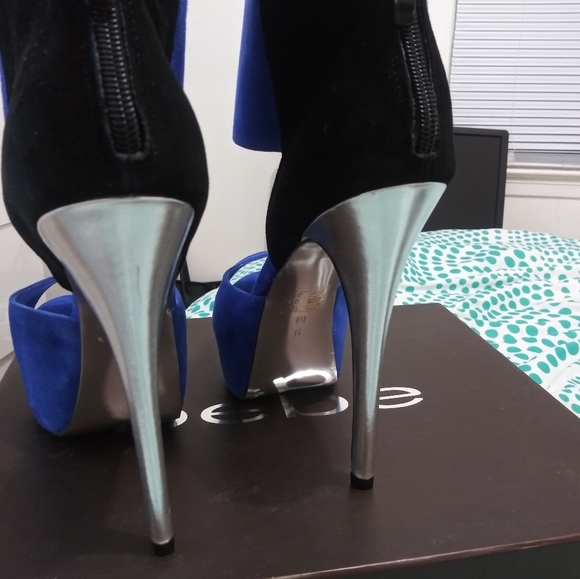 BRAND NEW!!! Never worn - Picture 1 of 5